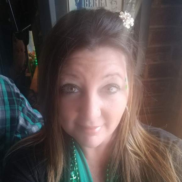 Meet your Posher, Leona - Picture 7 of 7